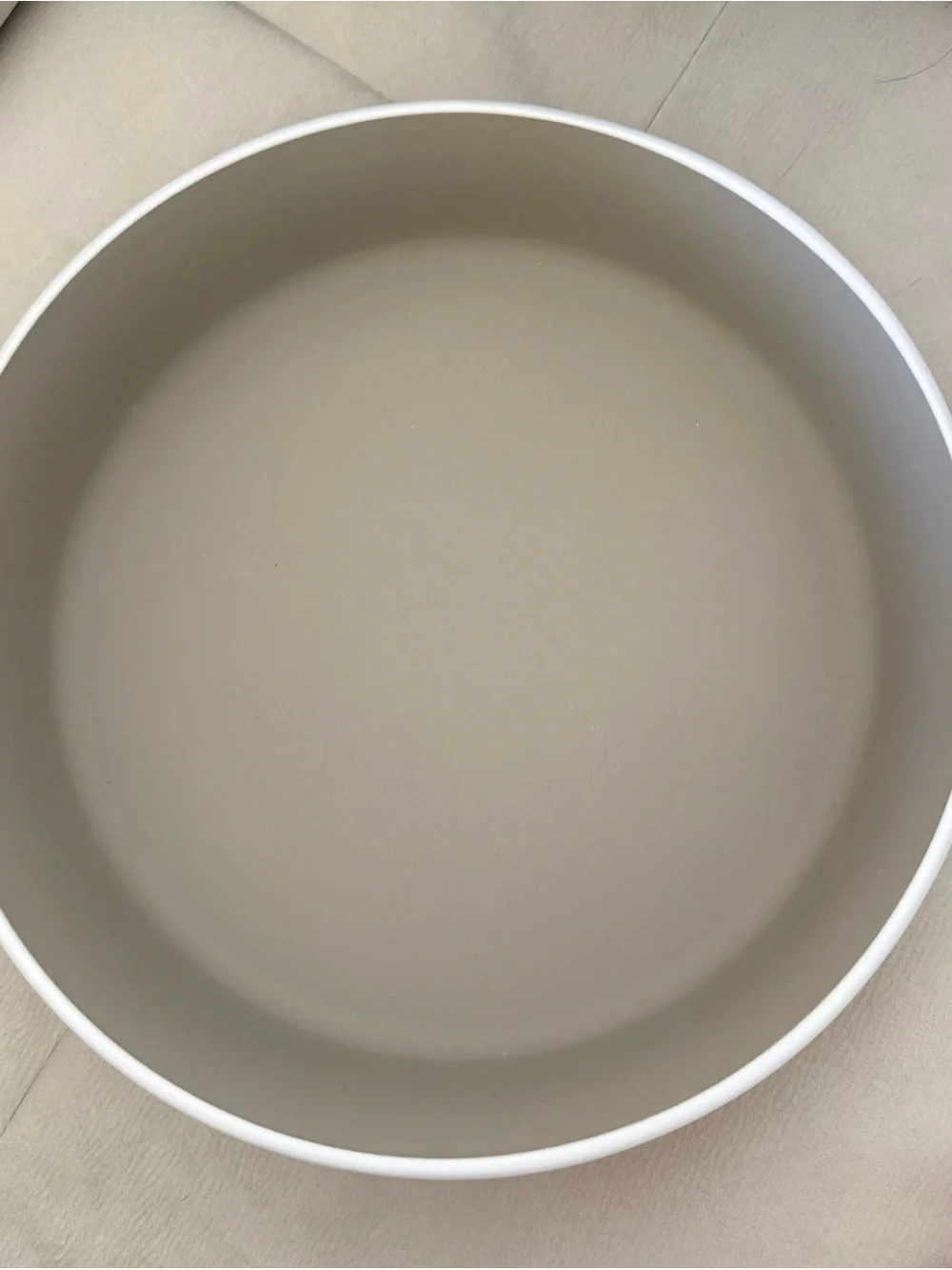 NWB Pampered Chef partially glazed round 11”x2.75” deep beige/cream Bakeware USA